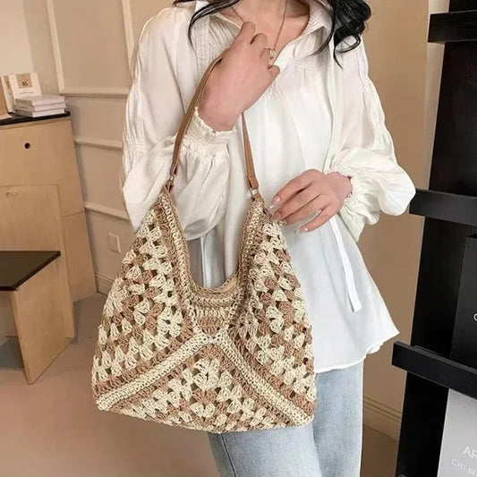 Vävd strandväska i beige färg
